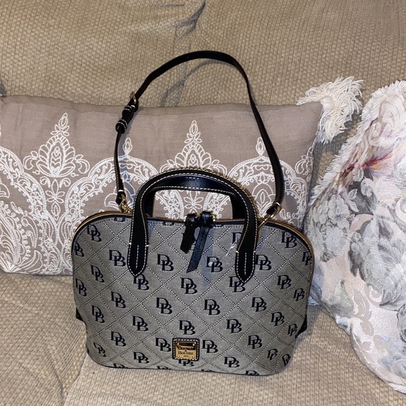 ♠️NWT Dooney & Bourke Rare & Beautiful Hand/Crossbody Bag - Picture 8 of 15